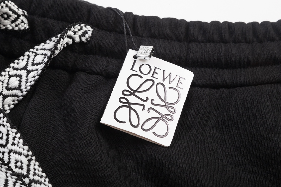 【LOEWE  公式旗艦店】ロエベ  ショートパンツご好評に付き再入荷！250227