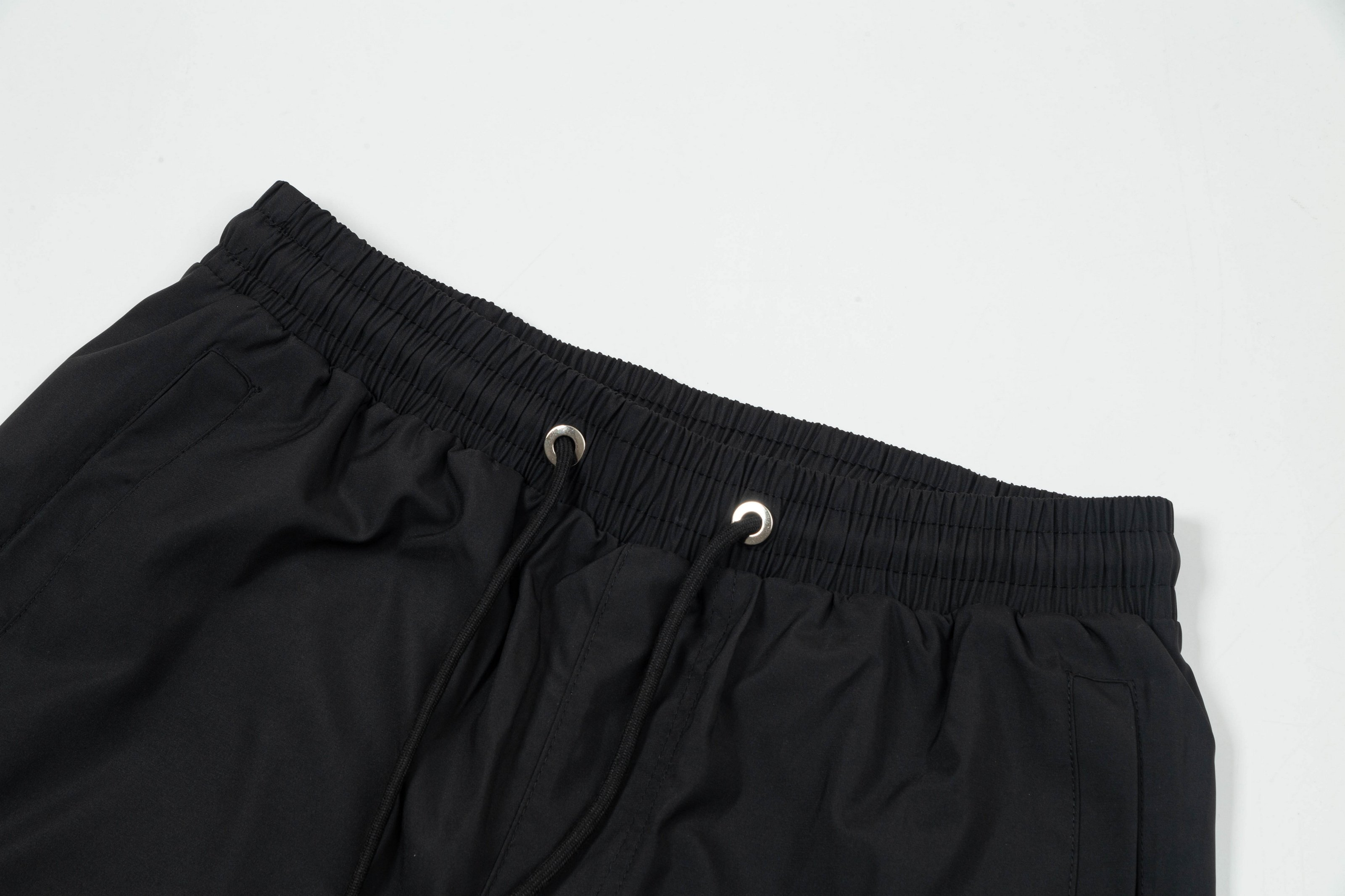 【LOEWE  公式旗艦店】ロエベ ショートパンツご好評に付き再入荷！250226