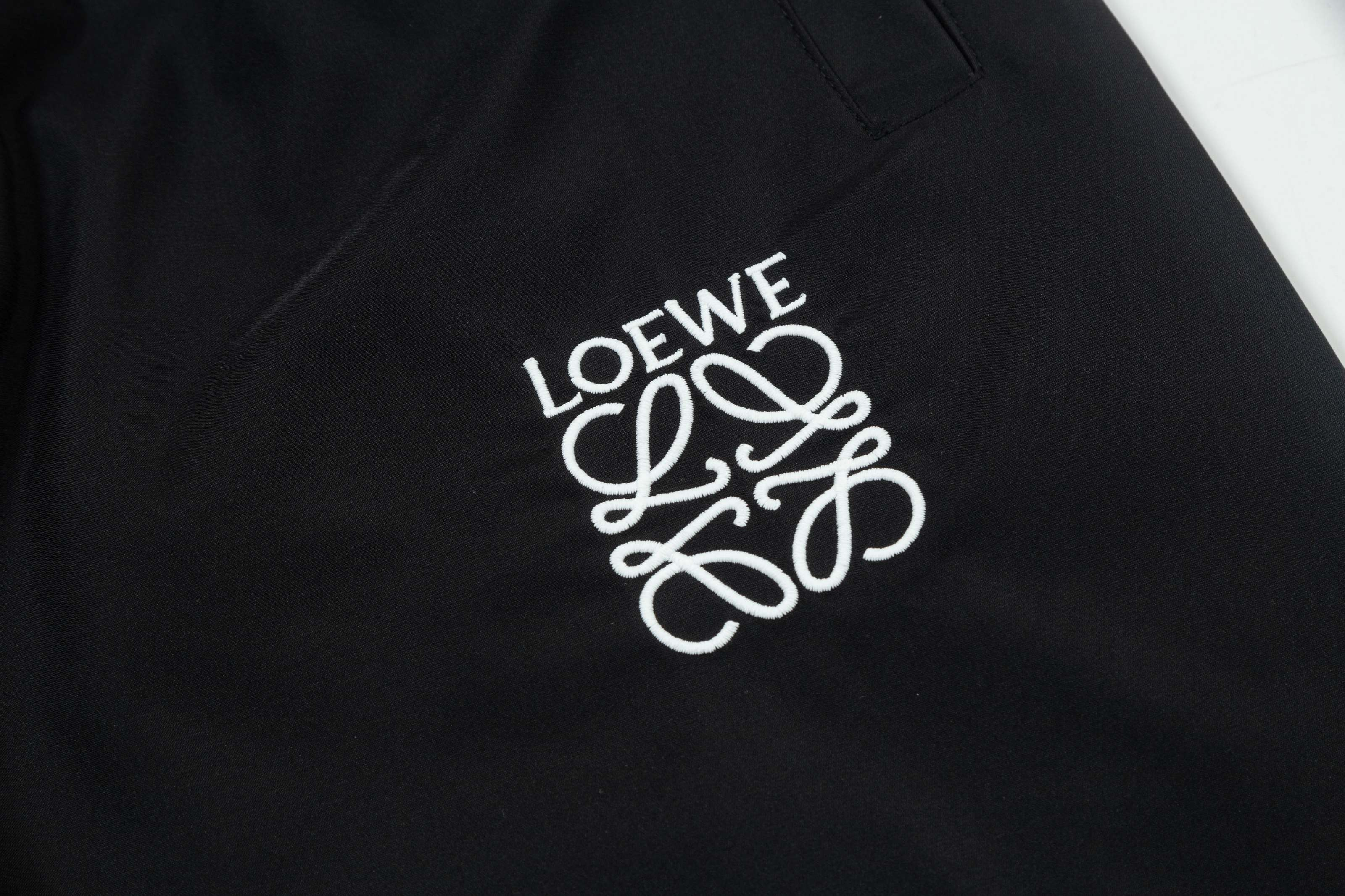 【LOEWE  公式旗艦店】ロエベ ショートパンツご好評に付き再入荷！250226