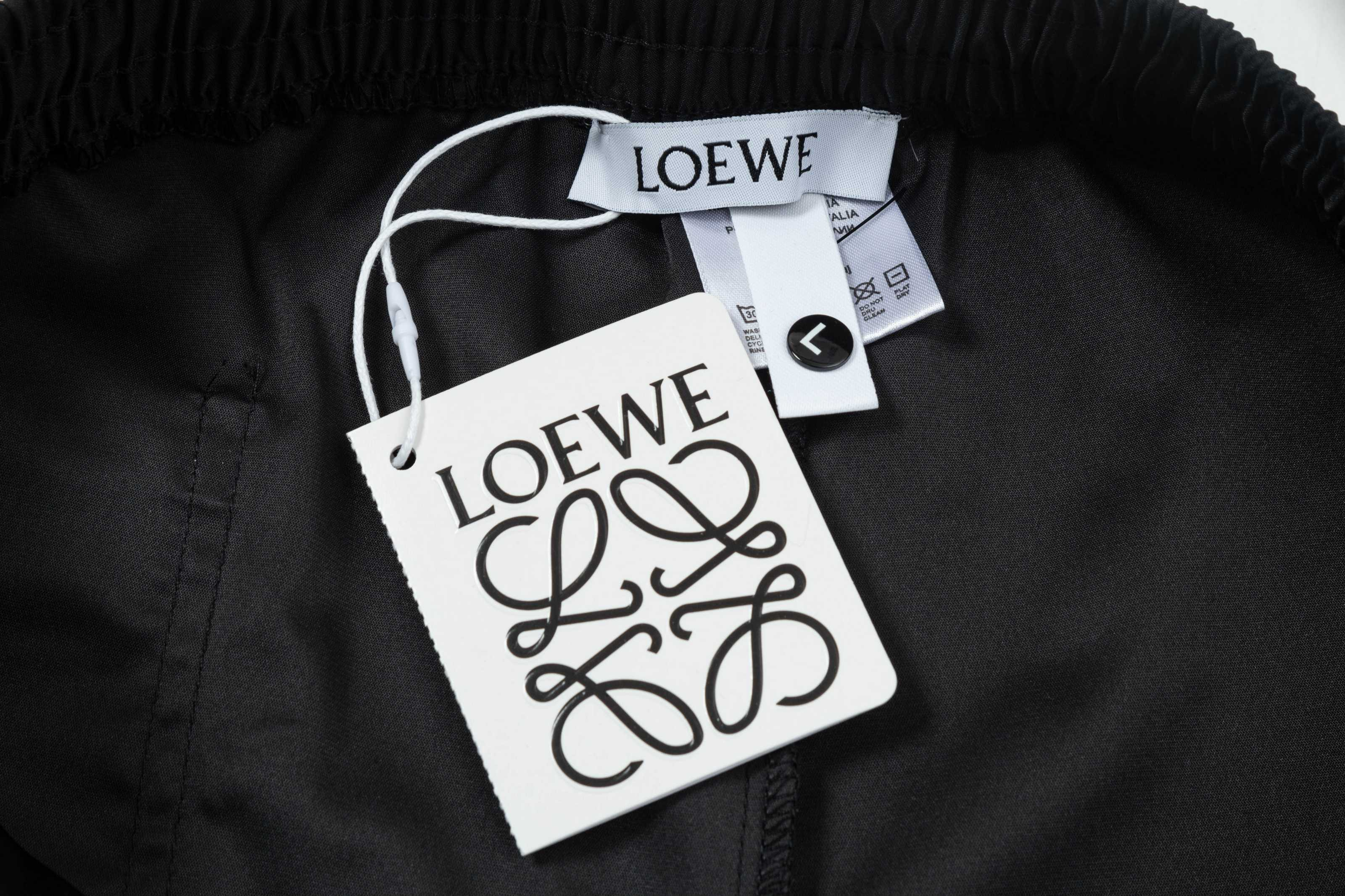 【LOEWE  公式旗艦店】ロエベ ショートパンツご好評に付き再入荷！250226