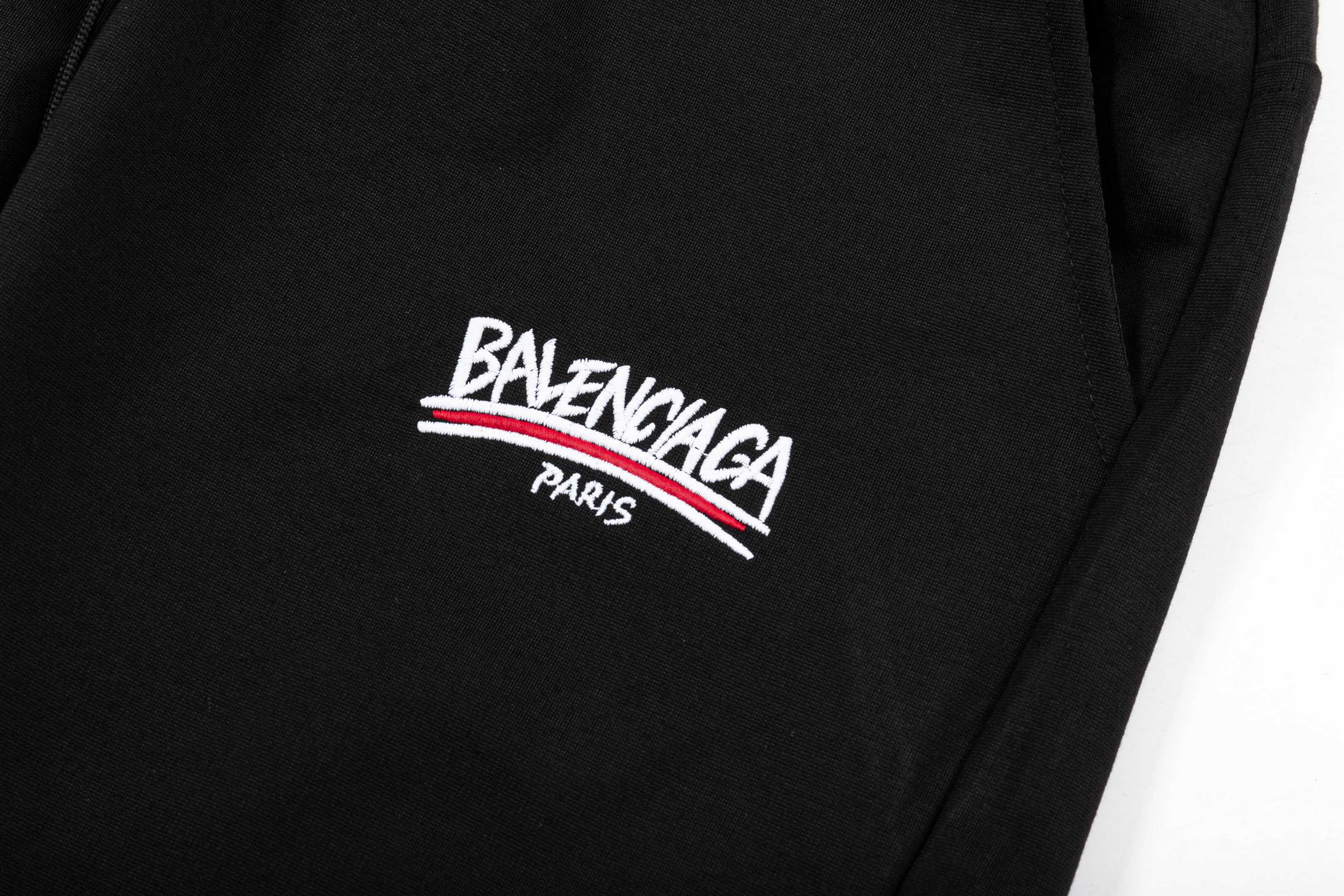 【BALENCIAGA  公式旗艦店】バレンシアガ   ショートパンツご好評に付き再入荷！250227