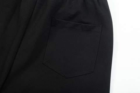 【PRADA  公式旗艦店】プラダ ショートパンツご好評に付き再入荷！250227