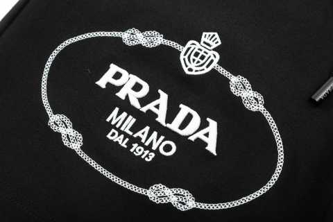 【PRADA  公式旗艦店】プラダ ショートパンツご好評に付き再入荷！250227