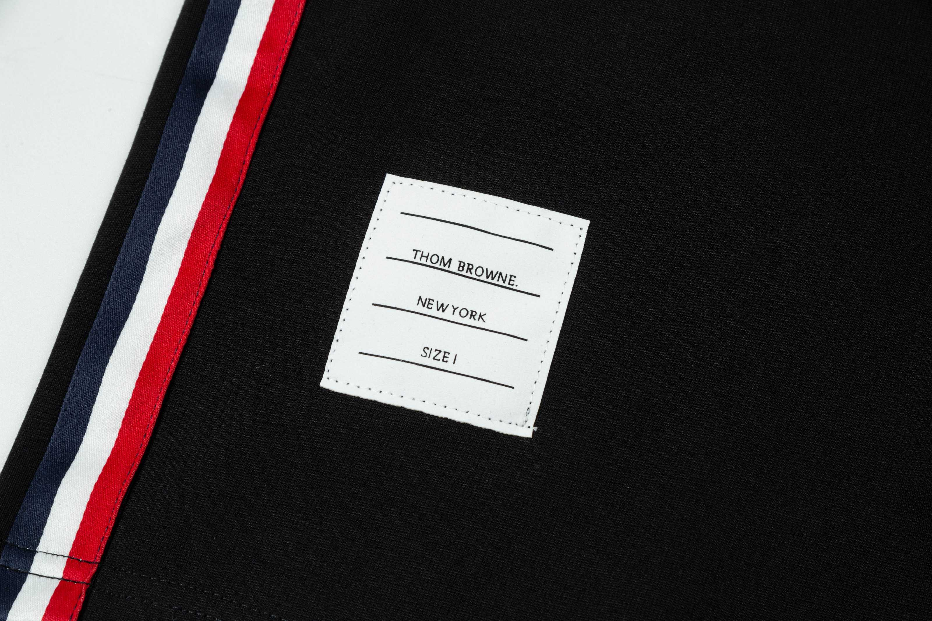 【ThomBrowne  公式旗艦店】トムブラウン  ショートパンツご好評に付き再入荷！250227