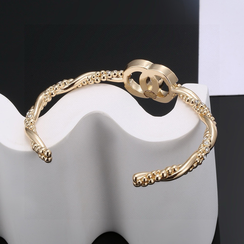 【CHANEL】  ブレスレット、ファッションシンプルなスタイル  250228