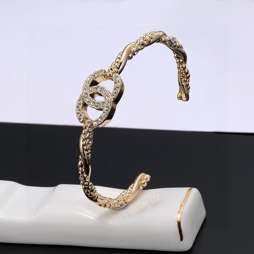 【CHANEL】  ブレスレット、ファッションシンプルなスタイル  250228