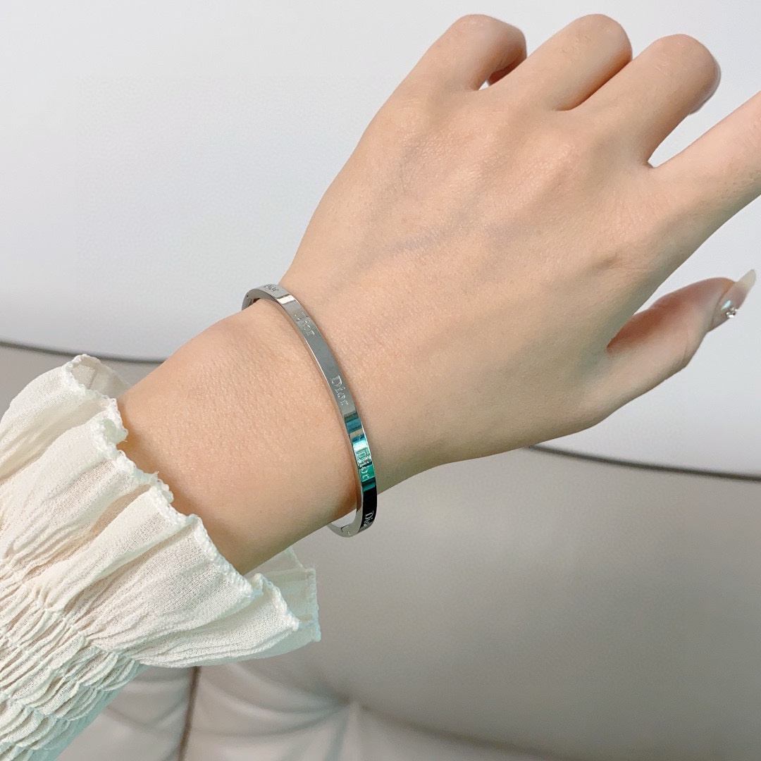 【DIOR】ブレスレット、ファッションシンプルなスタイル  250301