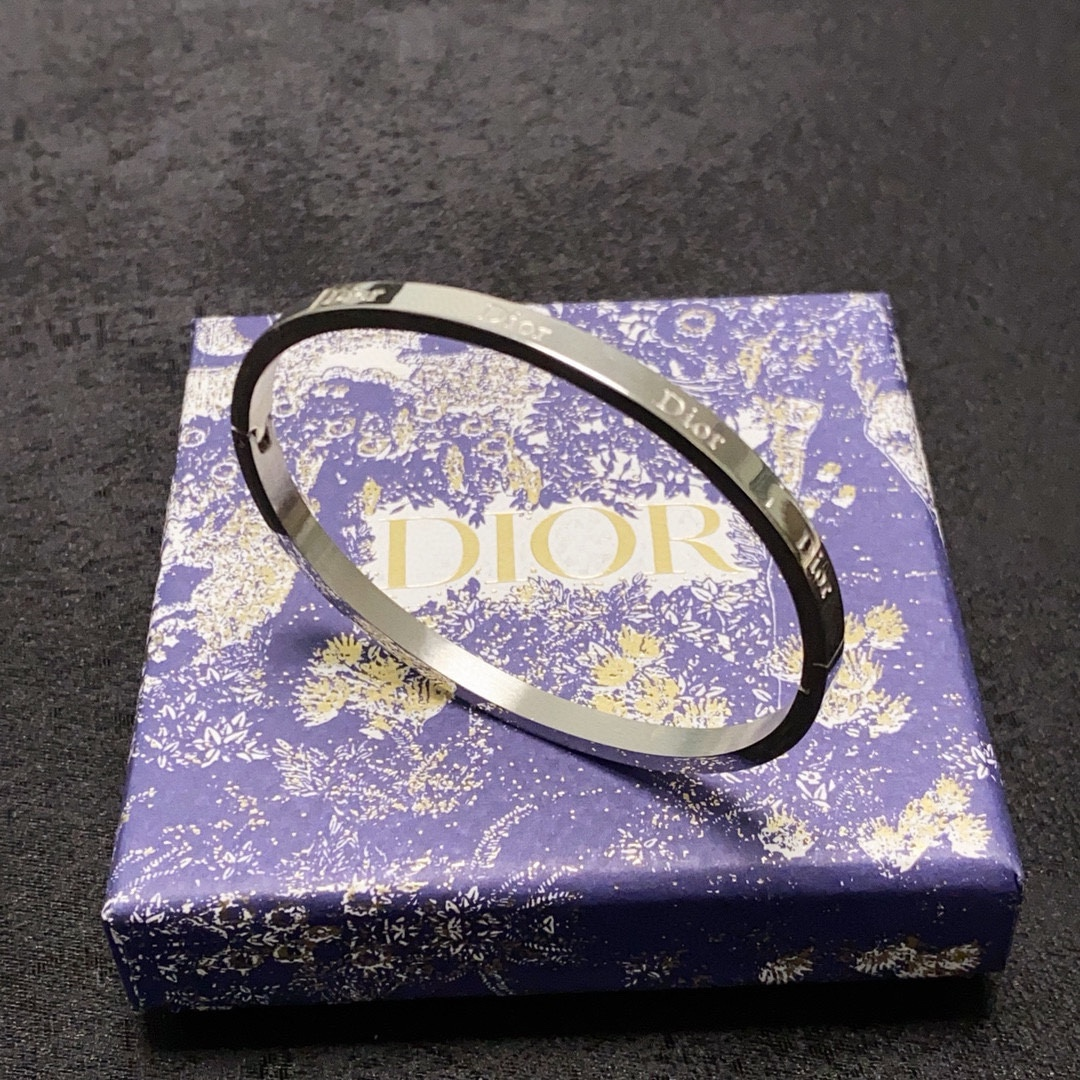【DIOR】ブレスレット、ファッションシンプルなスタイル  250301