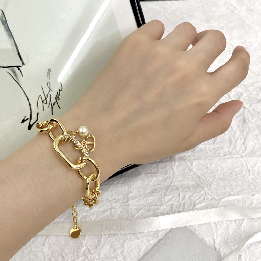 【DIOR】ブレスレット、ファッションシンプルなスタイル  250301