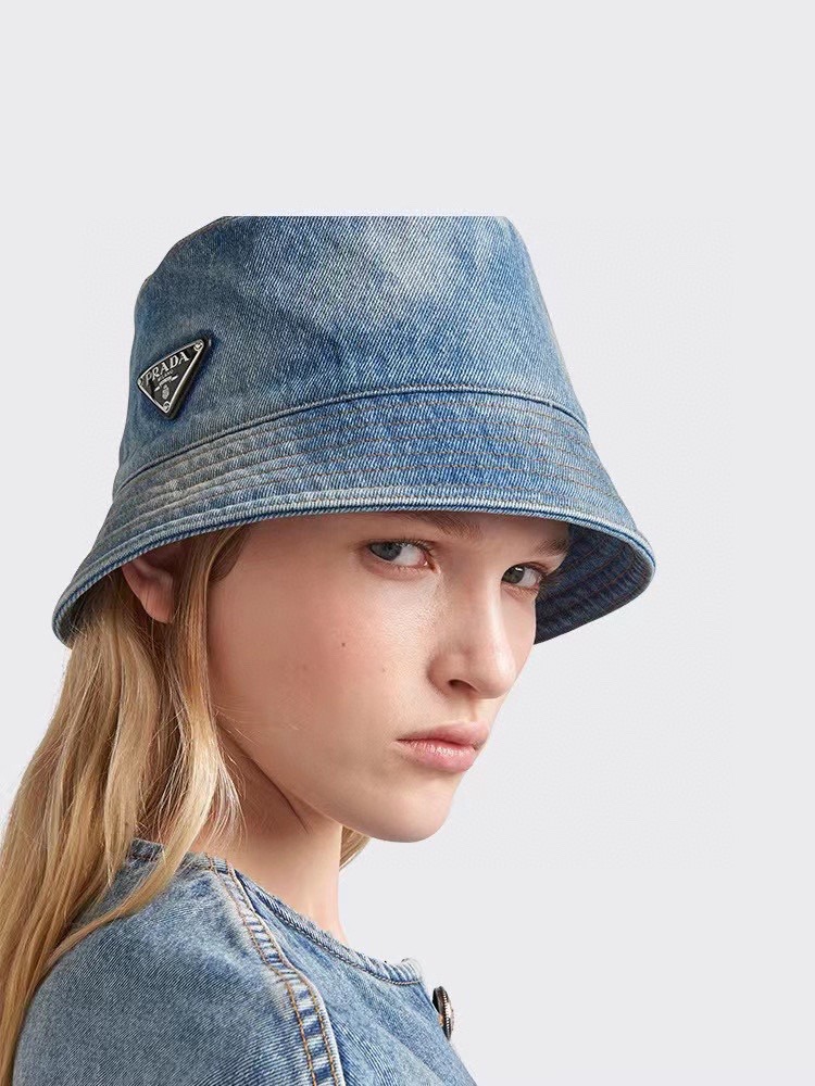 【2024】PRADA 春夏向けのタイダイデニムベースボールキャップとバケットハット【 割引のために帽子を 2 つ購入する】