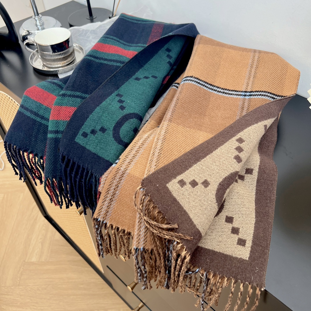 【GUCCI グッチ】スカーフ30*180CM  241108