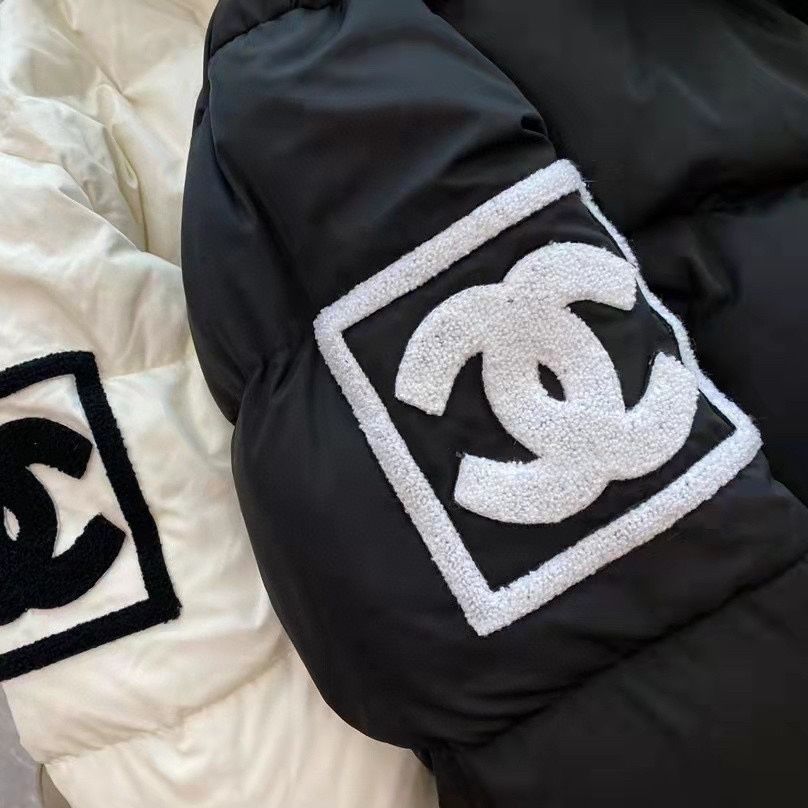 【CHANEL】新作数量限定予行販売モンクレールダウンジャケット