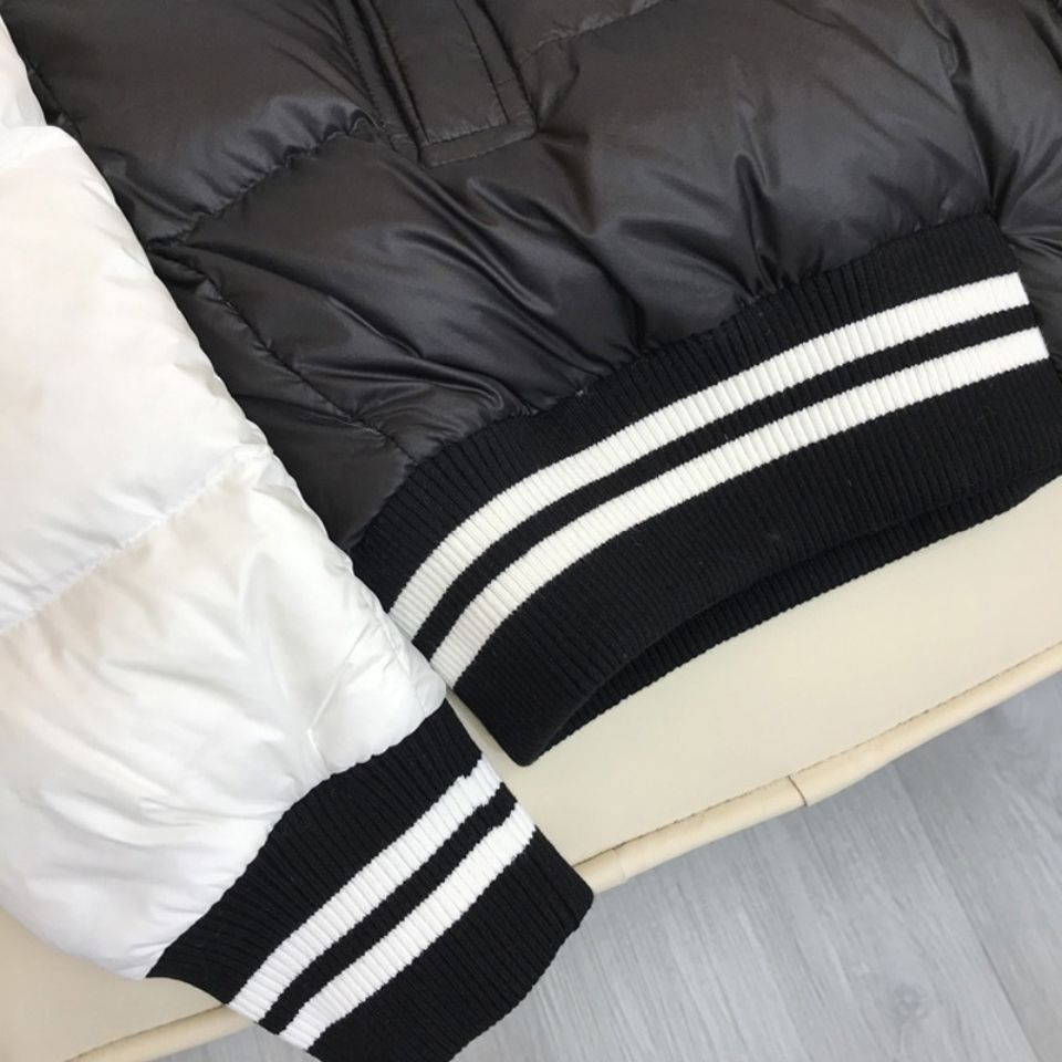 【MONCLER日本公式許可旗艦店】（モンクレール）ご好評に付き再入荷！！【男女兼用】