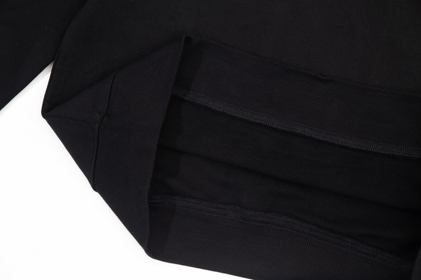 【LOUIS VUITTON 公式旗艦店】ルイヴィトン 丸首の衛衣 スウェットご好評に付き再入荷 240817