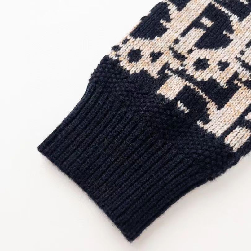 Dior 公式 旗艦店 グッチ ウールのセーター、おうちで試着