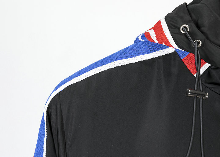 【GUCCI  公式旗艦店】グッチ  ジャケット着好評に付き再入荷！