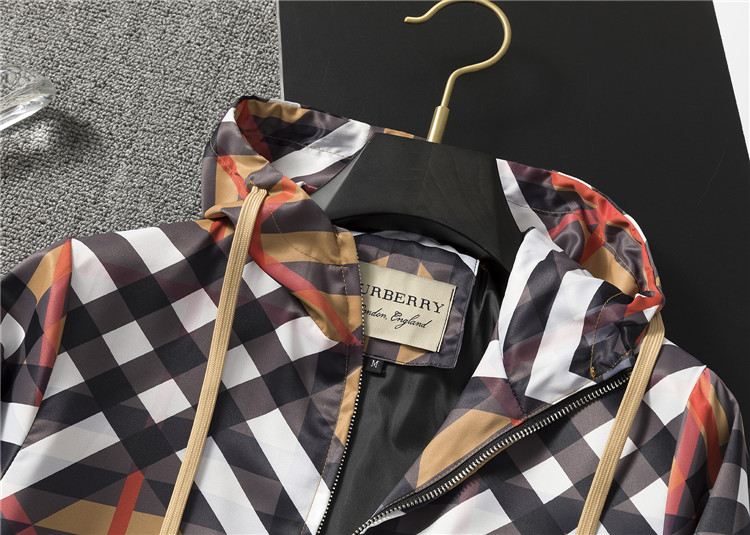 【BURBERRY 公式旗艦店】バーバリー  ジャケット着好評に付き再入荷！