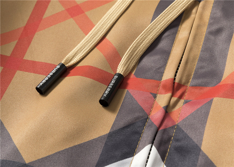 【BURBERRY 公式旗艦店】バーバリー  ジャケット着好評に付き再入荷！