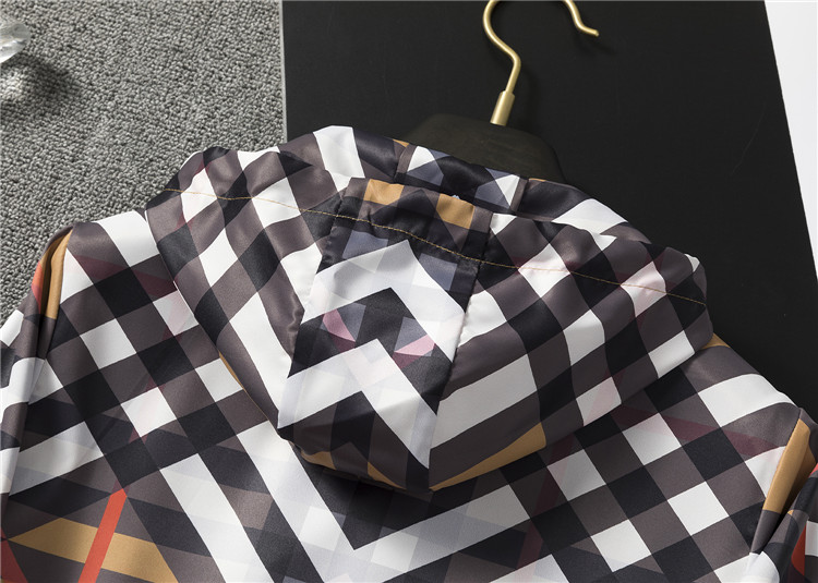 【BURBERRY 公式旗艦店】バーバリー  ジャケット着好評に付き再入荷！