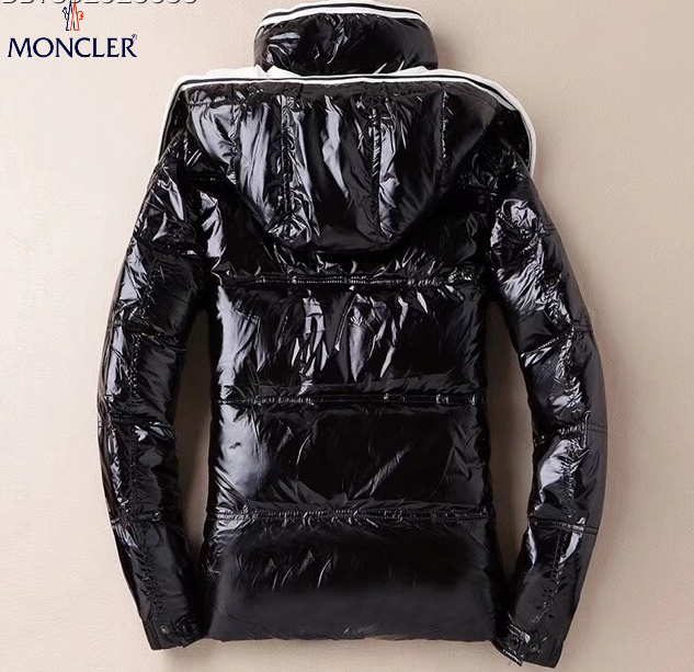 Moncler (モンクレール)  ダウンジャケット