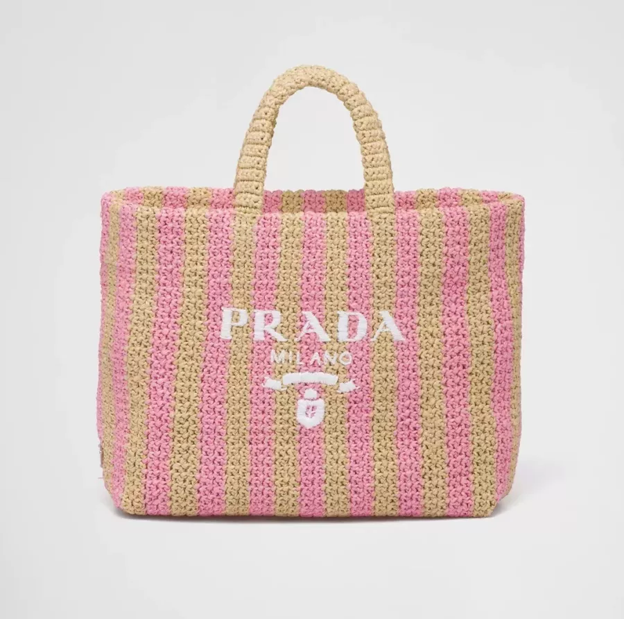【2024】【PRADA】パリ限定！長澤まさみさん着用！夏らしいムードの大人気のラフィアトートバッグ！！