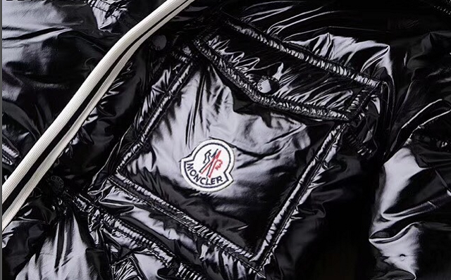 Moncler (モンクレール)  ダウンジャケット