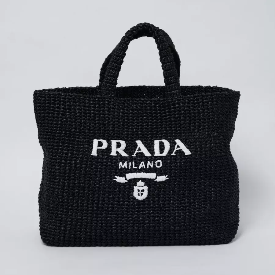 【2024】【PRADA】パリ限定！長澤まさみさん着用！夏らしいムードの大人気のラフィアトートバッグ！！