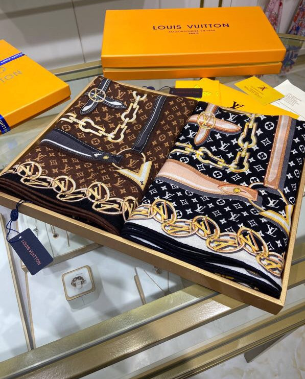 【2024】【LV Louis Vuitton ルイ·ヴィトン】オートクチュール ファッション トランジショナル カラー ロング ビアード スカーフ140*140CM