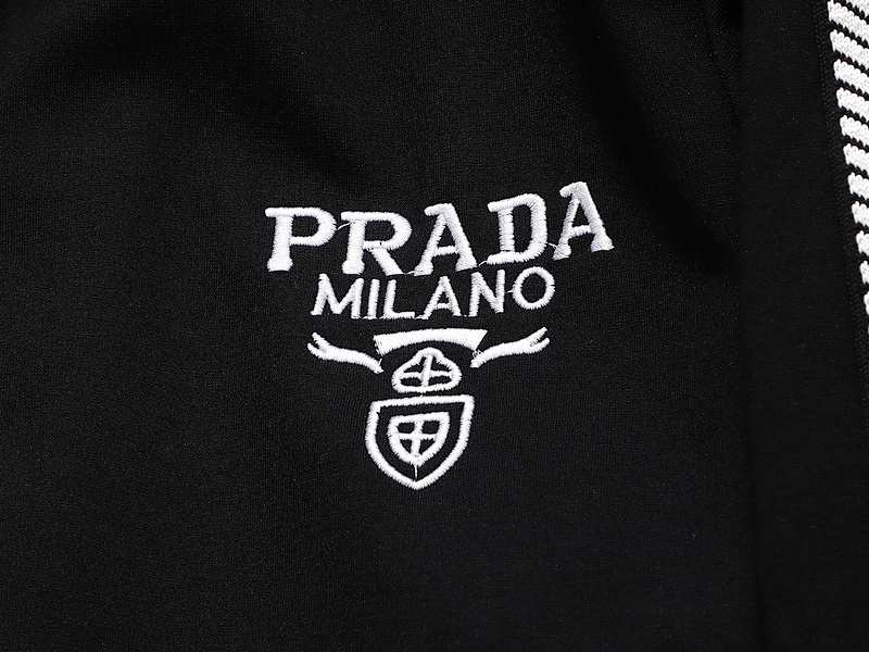 【Prada】( プラダ ) 男女兼用、ご好評に付き再入荷！