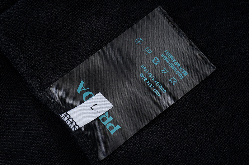 【Prada】( プラダ ) 男女兼用、ご好評に付き再入荷！