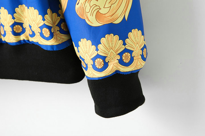 【LOUIS VUITTON  公式旗艦店】ルイヴィトン ジャケット着好評に付き再入荷！