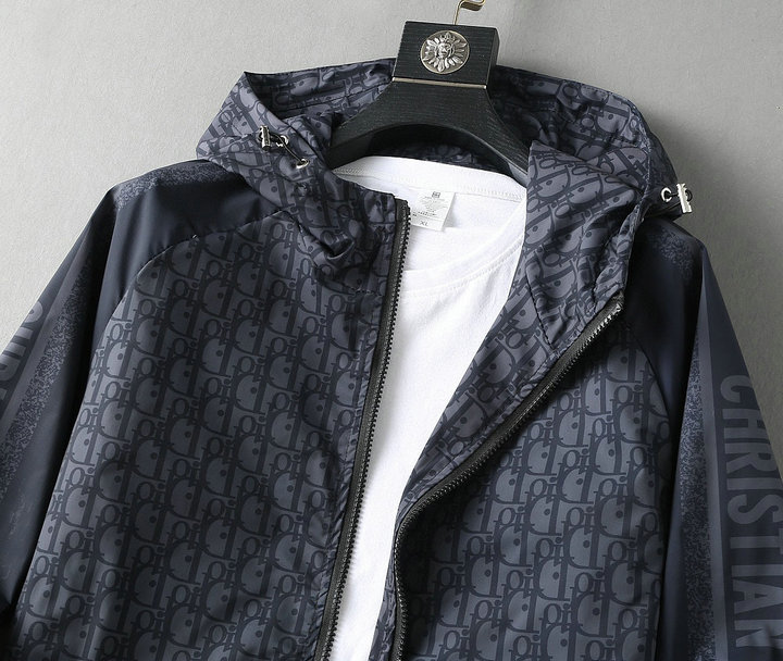 【DIOR 公式旗艦店】ディオール  ジャケット着好評に付き再入荷！