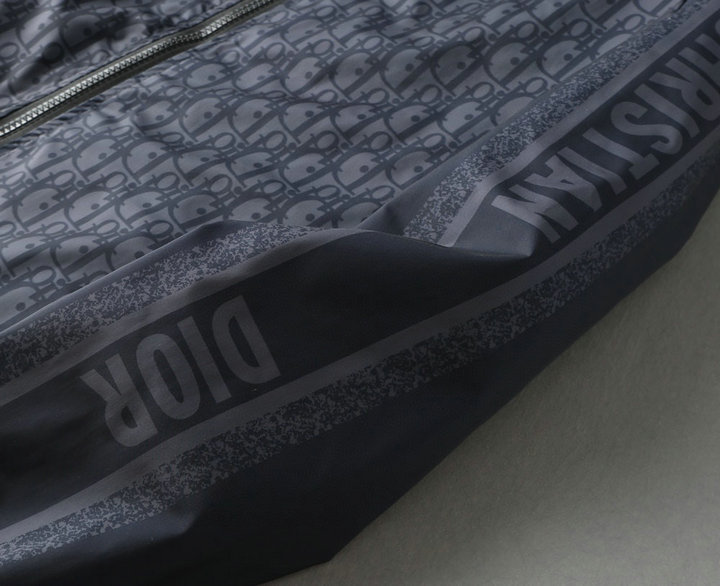 【DIOR 公式旗艦店】ディオール  ジャケット着好評に付き再入荷！