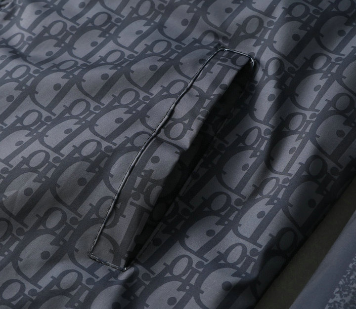 【DIOR 公式旗艦店】ディオール  ジャケット着好評に付き再入荷！