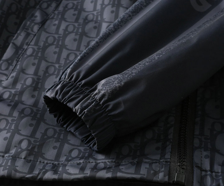 【DIOR 公式旗艦店】ディオール  ジャケット着好評に付き再入荷！