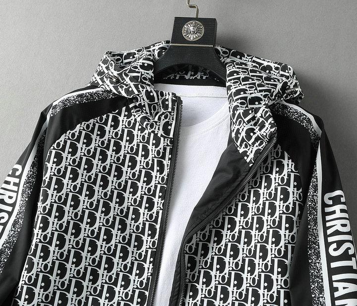 【DIOR 公式旗艦店】ディオール  ジャケット着好評に付き再入荷！