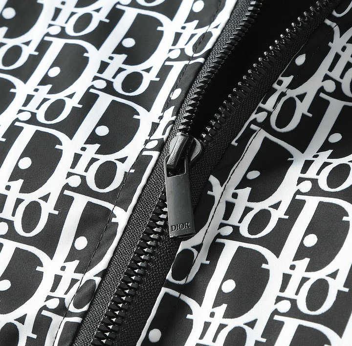 【DIOR 公式旗艦店】ディオール  ジャケット着好評に付き再入荷！