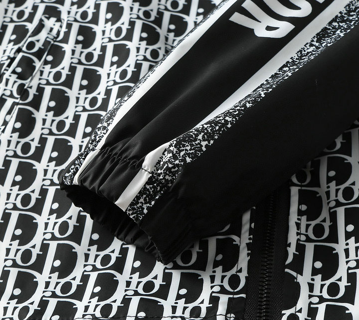 【DIOR 公式旗艦店】ディオール  ジャケット着好評に付き再入荷！