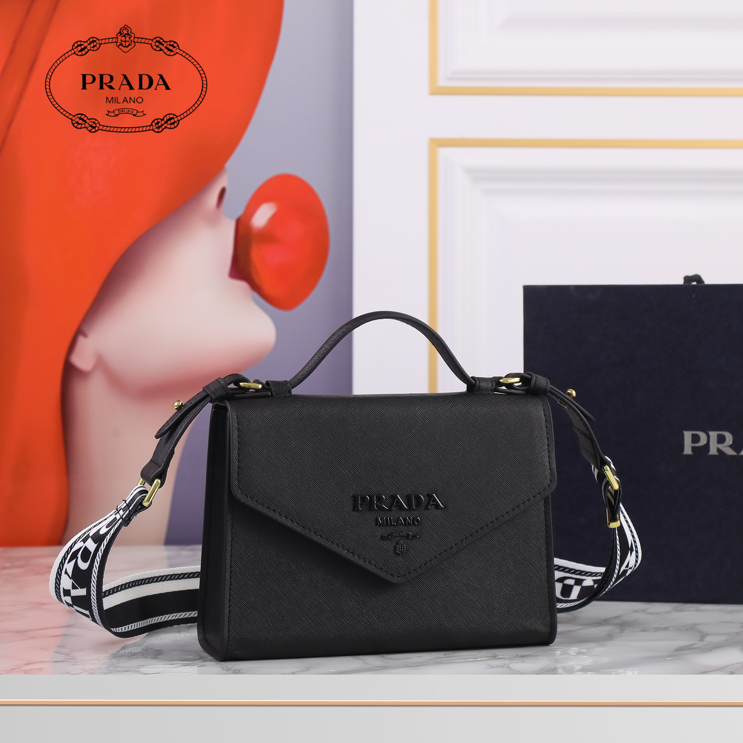 【PRADA  公式旗艦店】プラダ   斜めがけバッグ  当日出荷 好評に付き再入荷！21*14*6.5CM