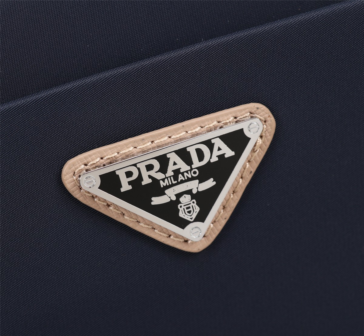 【PRADA  公式旗艦店】プラダ  クラッチバッグ 当日出荷 好評に付き再入荷！28*17*4CM