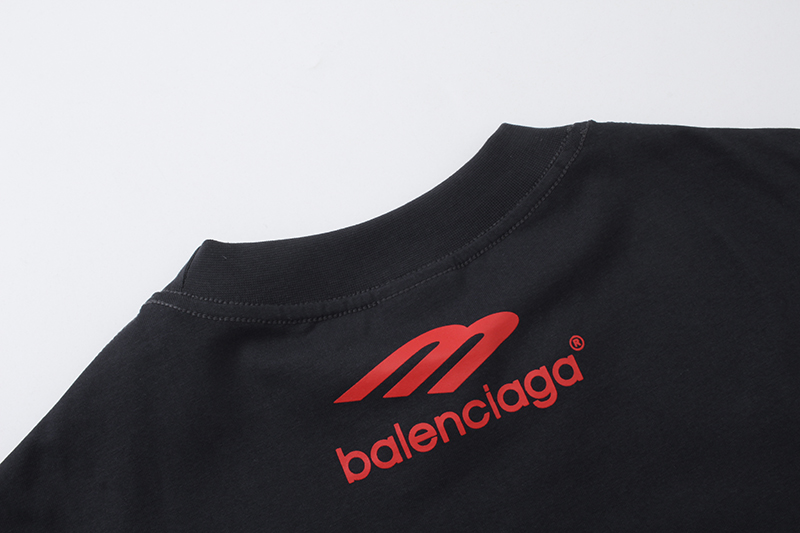 【BALENCIAGA 公式旗艦店】バレンシアガ  丸首の衛衣 スウェットご好評に付き再入荷 240829