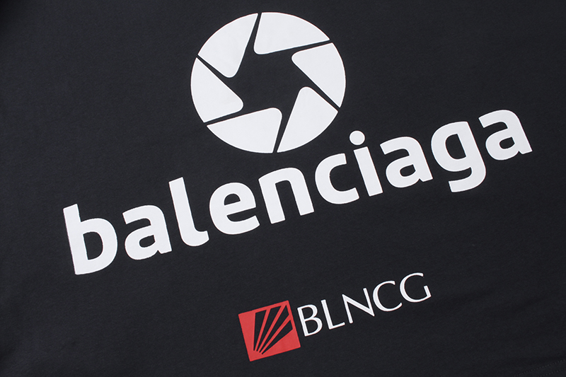 【BALENCIAGA 公式旗艦店】バレンシアガ  丸首の衛衣 スウェットご好評に付き再入荷 240829