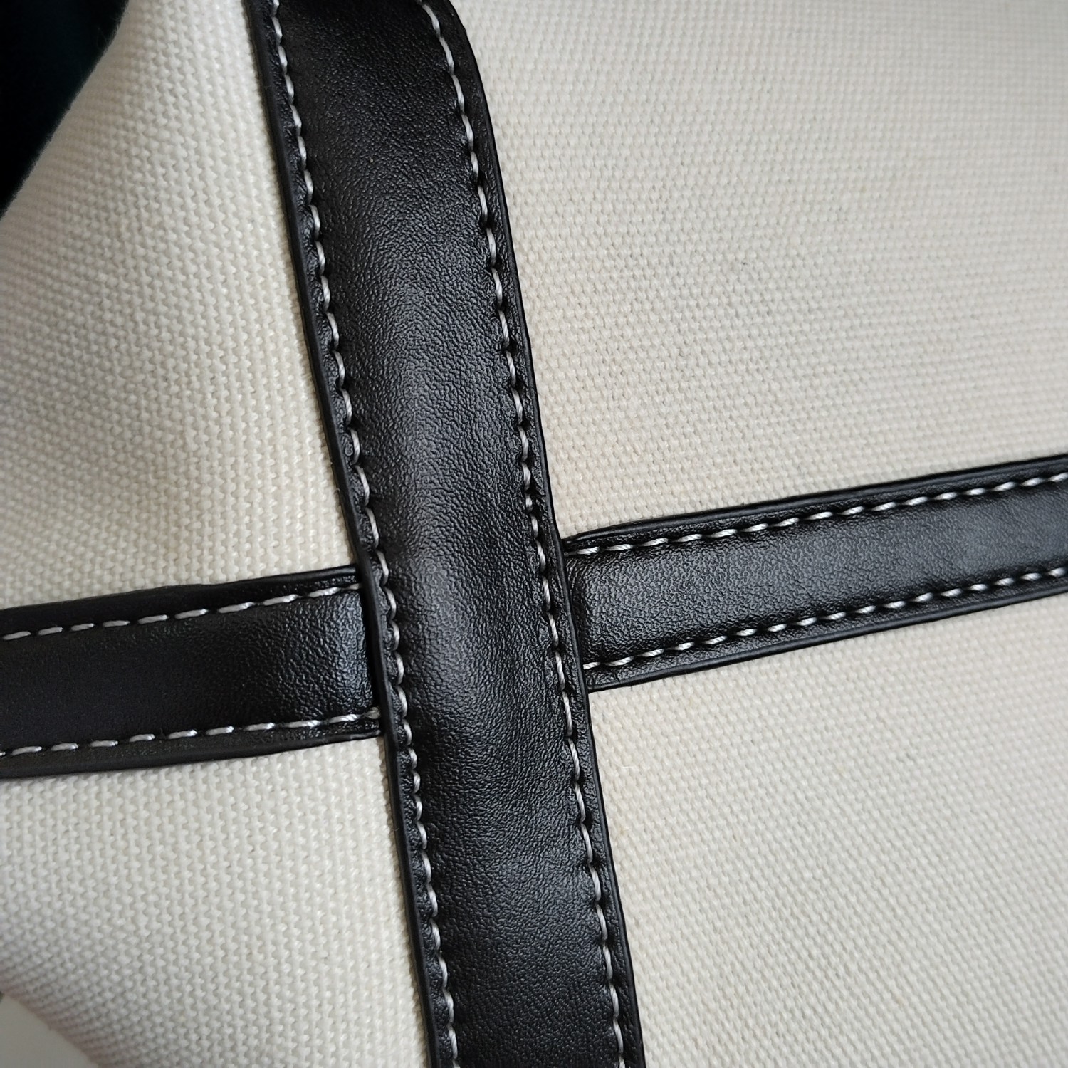 【BURBERRY 公式旗艦店】バーバリー   ハンドバッグ 当日出荷 好評に付き再入荷！35*16*29CM