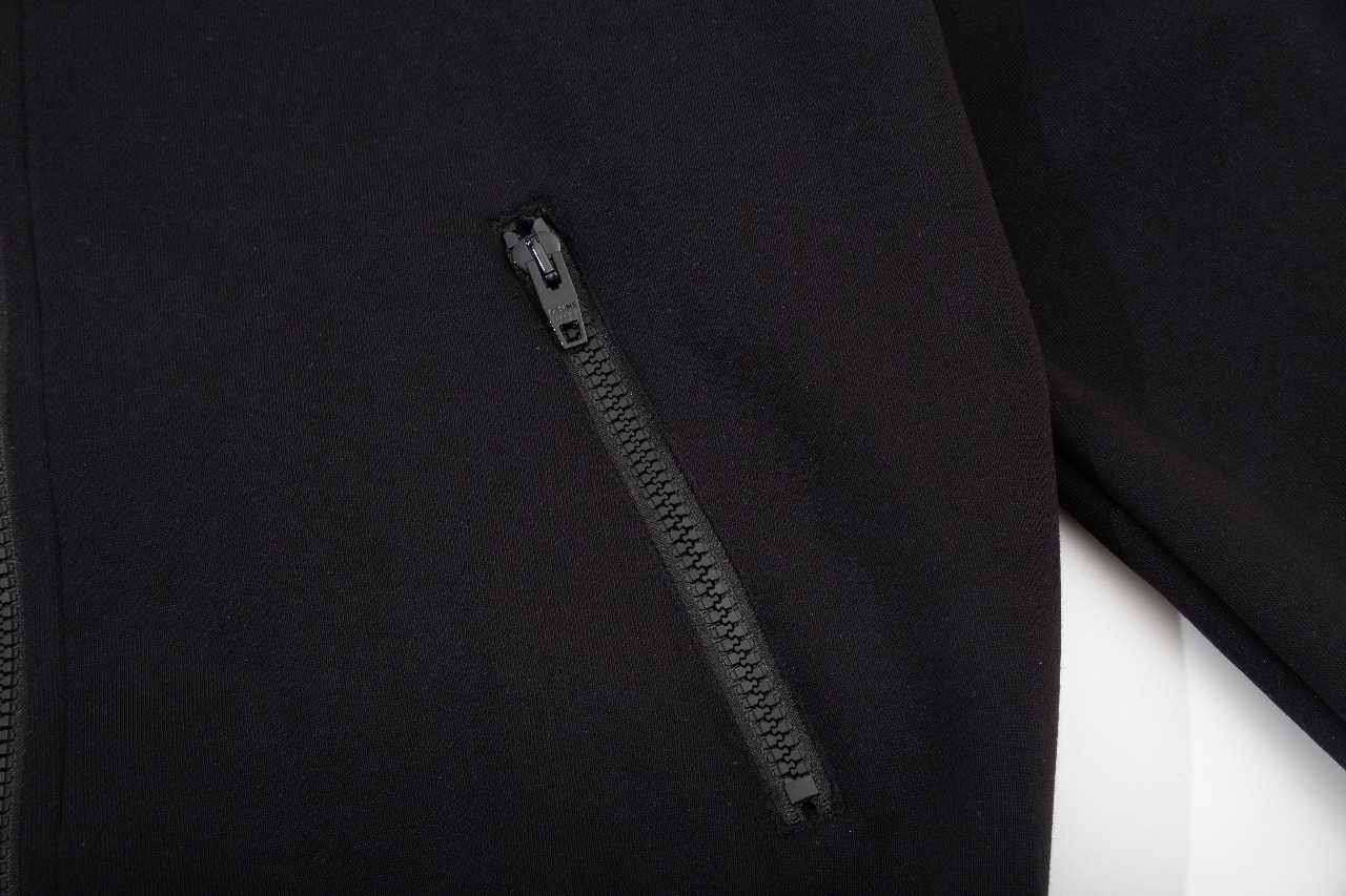 【CELINE 公式旗艦店】セリーヌ  ジャケット着 好評に付き再入荷 240827