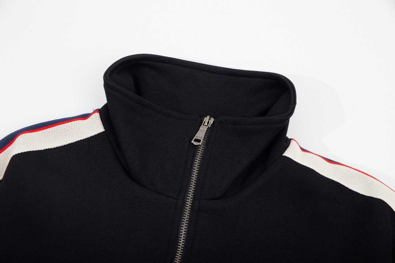 【GUCCI  公式旗艦店】グッチ   ジャケット着 好評に付き再入荷 240826