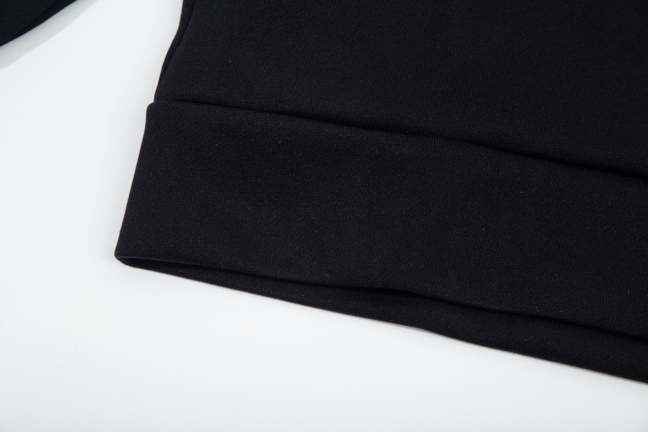 【GUCCI  公式旗艦店】グッチ   ジャケット着 好評に付き再入荷 240826