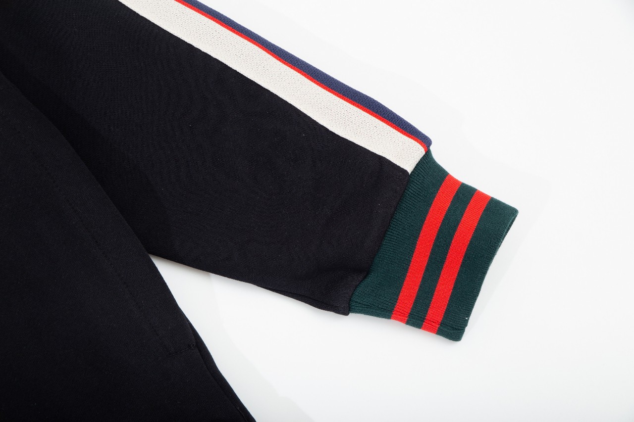 【GUCCI  公式旗艦店】グッチ   ジャケット着 好評に付き再入荷 240826