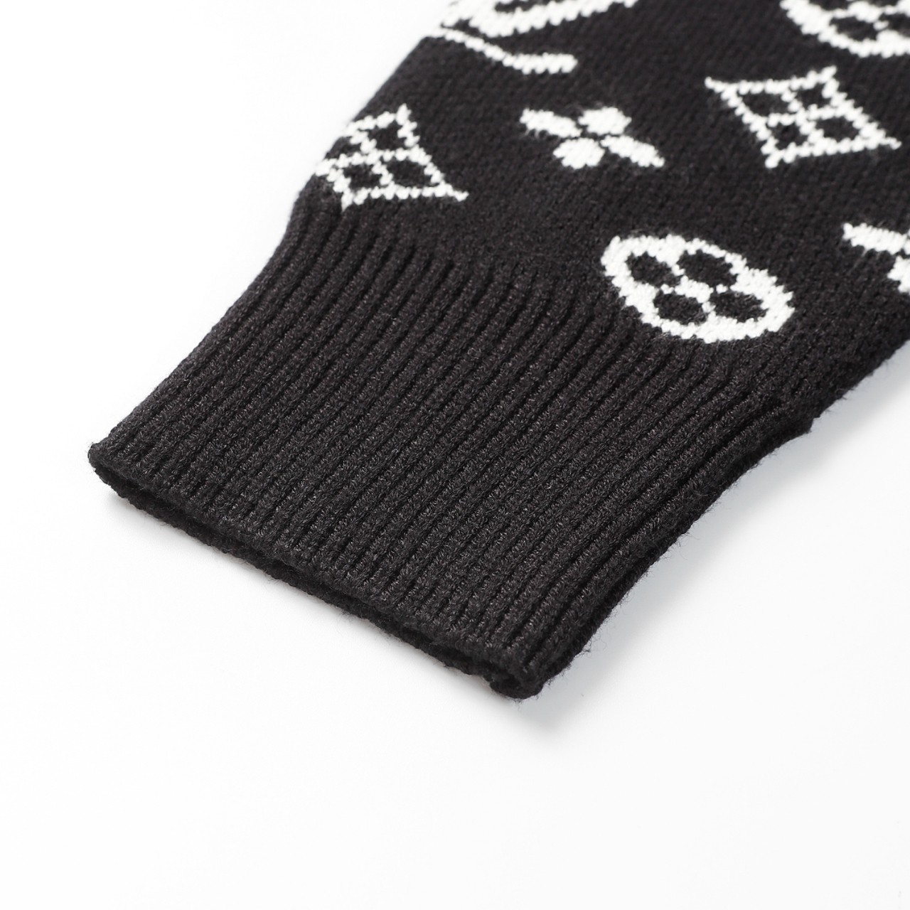 LV【LOUIS VUITTON 公式旗艦店】ルイヴィトン  セーター好評に付き再入荷！241104