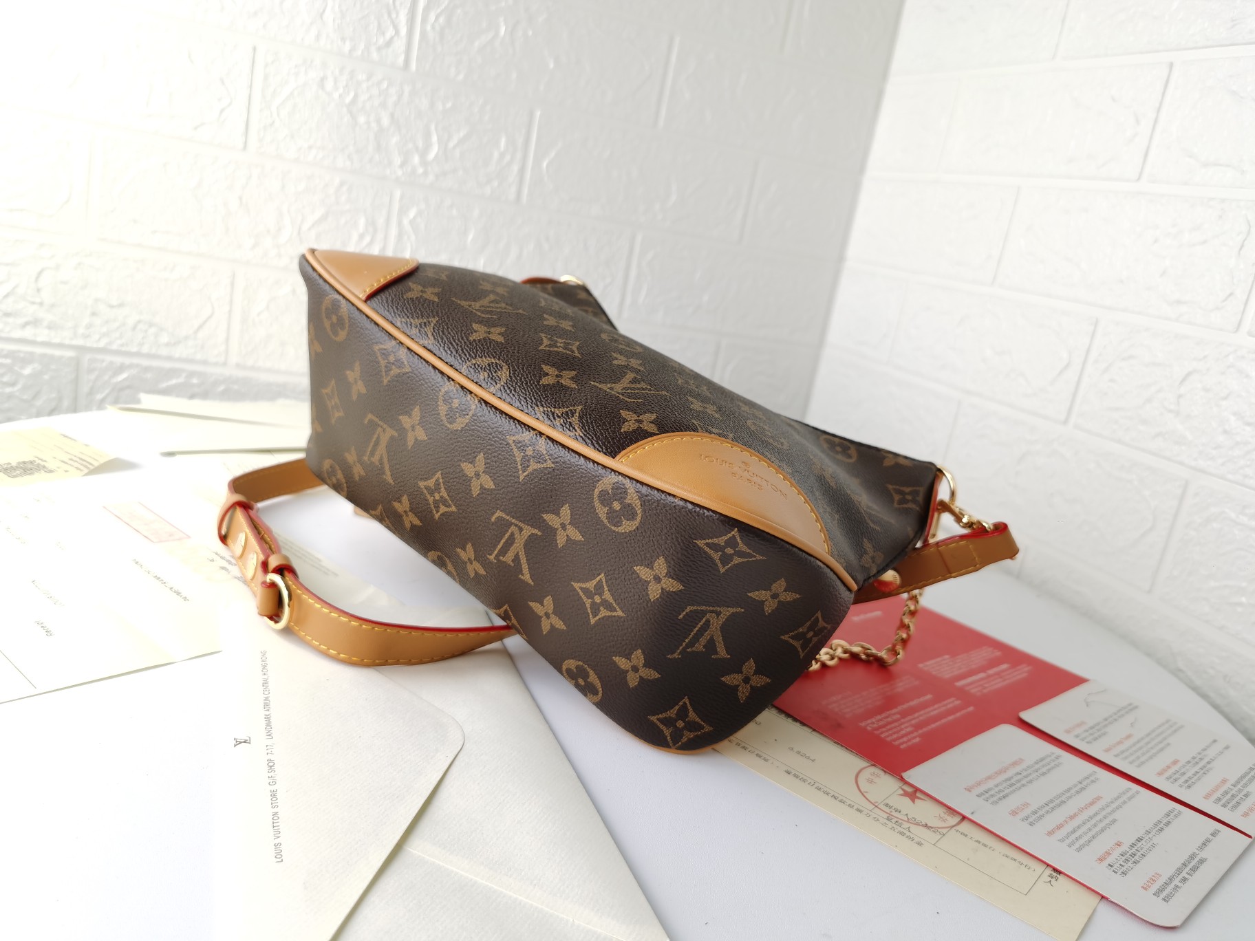 【LOUIS VUITTON 公式旗艦店】ルイヴィトン  斜めがけバッグ当日出荷 好評に付き再入荷！29*16*9.5CM