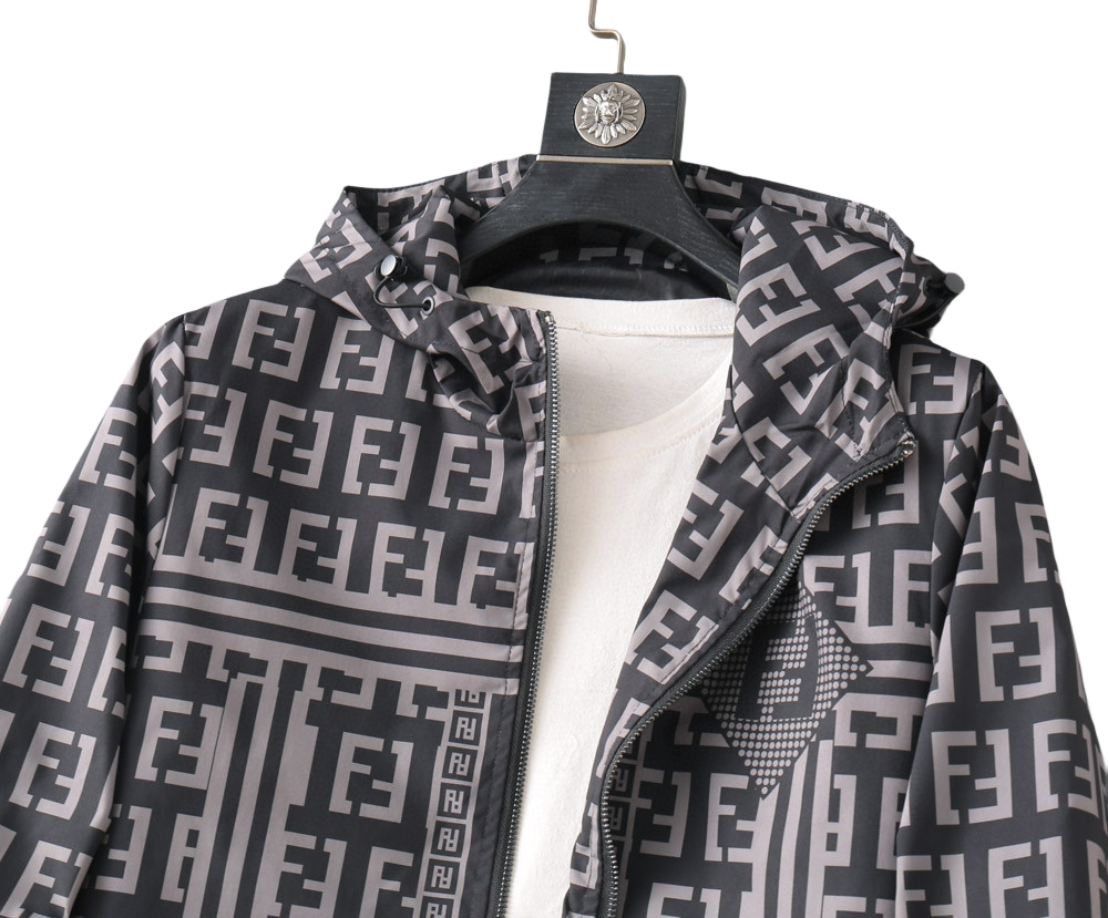 【FENDI  公式旗艦店】フェンディ  ジャケット着 好評に付き再入荷！